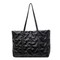 Borsa tote trapuntata nera in nylon con cuciture a V e chiusura metallica dorata - Nero