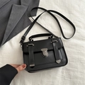 Vintage Umhängetasche aus schwarzem PU-Leder mit silbernem Schloss und Handgriff - Schwarz