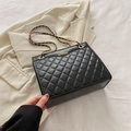 Borsa a tracolla trapuntata nera classica con catena dorata e motivo a rombi chic - Nero