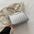 Borsa a tracolla trapuntata in pelle argento con catena dorata e logo MS. MIUBAO - Argento
