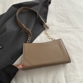 Bolso baguette vintage de cuero marrón con cadena dorada y correa de hombro de piel - Caqui