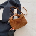 Sac à main en peluche marron avec anse en cuir PU plissée et bandoulière réglable - Marron