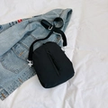 Bonito bolso bandolera mini de nailon negro para mujer con prácticos bolsillos con cremallera - Negro