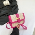 Sac bandoulière carré en paille et similicuir fuchsia avec boucle dorée élégante - Rose rouge