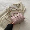 Grand sac cabas matelassé rose avec fermoir doré et bandoulière chaîne chic - Rose