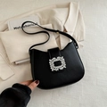Borsa a spalla nera minimalista con una fibbia quadrata in strass luccicanti - Nero