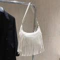 Sac hobo chic crème en cuir litchi avec de longues franges et détails dorés - Blanc