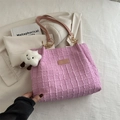 Borsa tote rosa trapuntata con manici in pelle e ciondolo a nuvola di peluche - Con Ciondolo / Rosa