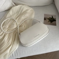 Piccola borsa a tracolla bianca in ecopelle da donna con scritta Fashion 2024 - Bianco