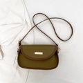 Borsa a tracolla verde oliva e marrone con dettagli dorati dal design minimalista - Verde