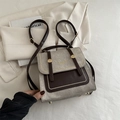 Zaino vintage in tessuto beige e pelle marrone con fibbia dorata e dettagli borchiati - Grigio