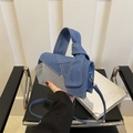 Sac à main en denim bleu avec surpiqûres jaunes et poignée décorative à nœud élégant - Bleu