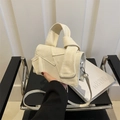 Sac à main minimaliste en toile crème avec poignée nouée et bandoulière réglable - Blanc Cassé