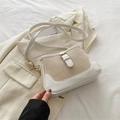 Borsa a tracolla minimalista in pelle bianca e tela beige con fibbia dorata lucida - Bianco
