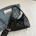 Große schwarze Schultertasche mit Schleife und Reißverschluss-Details im Korea-Stil - Schwarz