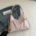 Hellrosa Shopper aus Kunstleder mit Schleifen-Details und zwei vertikalen Zippern - Rosa