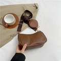 Dunkelbraune gewebte Hobo-Tasche mit breitem Gurt und passendem rundem Münzbeutel - Khaki
