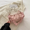 Bolso bajo el brazo plisado rosa con cadena de perlas decorativa y correa de plata - Rosa