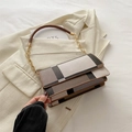Structured plaid shoulder bag in beige and brown with metal chain and leather handle - Khaki