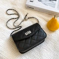 Sac bandoulière matelassé noir avec fermoir tournant en argent et bandoulière chaîne - Noir Grand