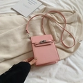 Petit sac bandoulière rose pour téléphone avec texture grainée et fermoir pivotant - Rose
