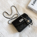 Mini sac à rabat matelassé noir classique avec chaîne argentée et détail de bille en métal - Noir Petit