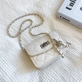 Sac bandoulière beige matelassé avec chaîne dorée et boule métallique décorative - Blanc Cassé Petit