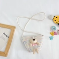 Mini gewebte Umhängetasche in Creme mit süßem Teddybär und Perlenverschluss - Weiß