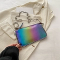 Borsa a tracolla olografica con finitura iridescente e bordi di perline argentate - Colorato