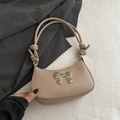 Elegante borsa sottobraccio beige con fiocco in metallo argento e tracolla con nodo - Cachi