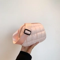 Bolso bandolera acolchado rosa claro con correa ancha y patrón de cuadros - Rosa