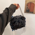 Borsa a tracolla con paillettes nere brillanti e catena d'argento con cerniera - Nero