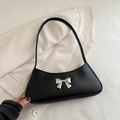 Bolso hobo negro clásico con un lazo metálico plateado y acabado mate - Negro