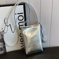 Mini borsa a tracolla argento metallizzato con ciondolo a sfera intrecciata e texture - Argento