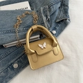 Mini gouden leren crossbodytas met wit vlinderdetail en goudkleurige ketting - Goud