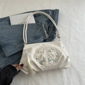 Sac sous le bras en satin blanc avec broderie florale traditionnelle et gland en soie - Blanc