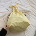Borsa tote in tela giallo chiaro con coulisse e ampio scomparto per il pendolarismo - Giallo
