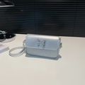 Zilveren kleine vierkante crossbody tas met metalen strikgesp en textuur stof - Zilver