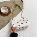 Sac à bandoulière en velours côtelé blanc avec imprimé fraise et chaîne dorée - Blanc Cassé