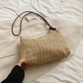 Borsa a spalla in paglia beige con tracolla in pelle marrone e elegante trama a V - Marrone