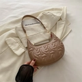 Borsa a mezzaluna marrone con trama geometrica a rilievo e dettagli in oro lucido - Cachi