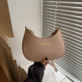 Bolso beige de media luna con logotipo dorado Fanyissa y correa de hombro de cuero - Caqui