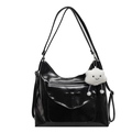 Grande borsa tote nera lucida con tasca a patta, fiocco e ciondolo a nuvola - senza ciondolo / Nero