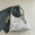 Borsa tote bianca con stampa a farfalla, dettagli verdi e piccola pochette - Verde