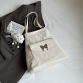 Off-white large capacity tote bag with metal butterfly clasp and plush cloud pendant - With Charm / Off White