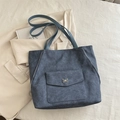 Grand sac cabas bleu foncé élégant avec boucle papillon métallique et texture en toile - Bleu