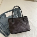 Borsa tote vintage grigio scuro con motivo trapuntato a rombi e lunghi manici neri sottili - Nero senza Ciondolo