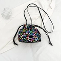 Regenbogen-Pailletten-Beuteltasche mit bunten Pailletten und schwarzem Schultergurt - Bunt