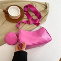 Bolso bandolera rosa de media luna con monedero pequeño y correa de nailon ajustable - Rosa