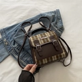 Sac à dos rétro à carreaux pour femme avec broderie teckel et détails en cuir brun - Rose
